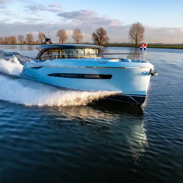 Van Den Hoven Voyager 50